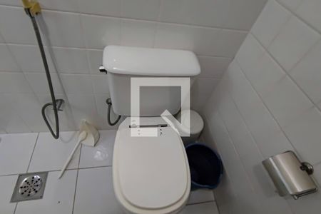 Casa à venda com 220m², 6 quartos e 2 vagas Casa à venda com 220m², 6 quartos e 2 vagasbanheiro social 2