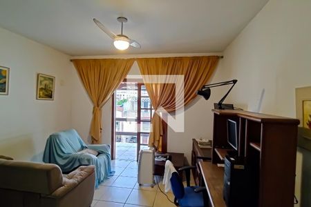 Casa à venda com 220m², 6 quartos e 2 vagas Casa à venda com 220m², 6 quartos e 2 vagassala 2