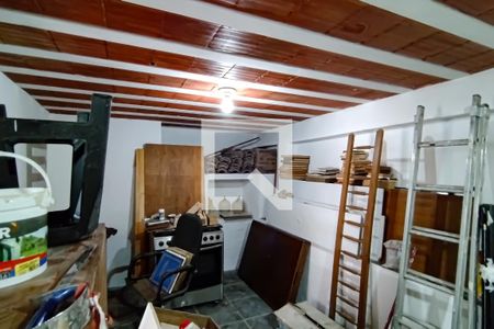 Casa à venda com 220m², 6 quartos e 2 vagas Casa à venda com 220m², 6 quartos e 2 vagasgaragem