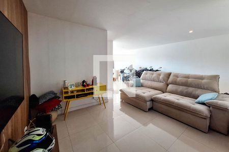 Sala de casa à venda com 3 quartos, 300m² em Piratininga, Niterói
