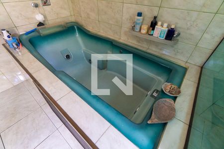 Casa à venda com 190m², 2 quartos e 2 vagas Casa à venda com 190m², 2 quartos e 2 vagasBanheiro da Suíte Detalhe