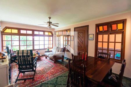 Casa à venda com 190m², 2 quartos e 2 vagas Casa à venda com 190m², 2 quartos e 2 vagasSala de Jantar