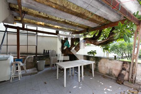 Casa à venda com 449m², 3 quartos e 1 vagaÁrea comum 
