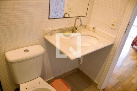 Casa à venda com 200m², 3 quartos e 1 vagaBanheiro da Suíte