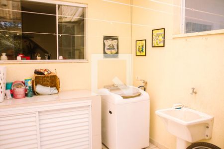 Casa à venda com 200m², 3 quartos e 1 vagaÁrea de Serviço