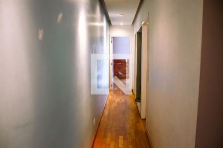 Casa à venda com 200m², 3 quartos e 1 vagaCorredor