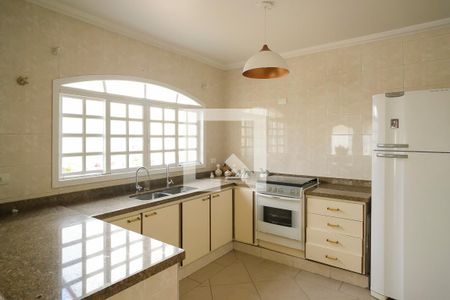 Casa à venda com 400m², 5 quartos e 6 vagasCozinha