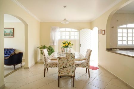 Casa à venda com 400m², 5 quartos e 6 vagasSala de Jantar