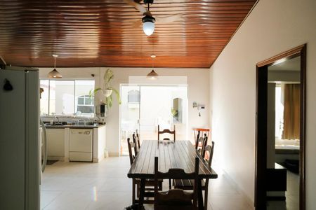 Casa à venda com 400m², 5 quartos e 6 vagasCozinha Edícula