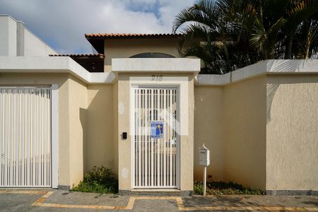 Casa à venda com 400m², 5 quartos e 6 vagasFachada