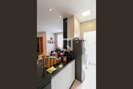 Apartamento à venda com 120m², 2 quartos e 2 vagas Apartamento à venda com 120m², 2 quartos e 2 vagasCozinha e Área de Serviço