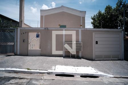 Casa de condomínio à venda com 121m², 2 quartos e 1 vaga Casa de condomínio à venda com 121m², 2 quartos e 1 vagaFachada