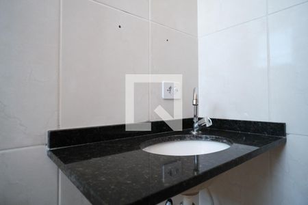 Casa de condomínio à venda com 121m², 2 quartos e 1 vaga Casa de condomínio à venda com 121m², 2 quartos e 1 vagaBanheiro do Quarto 2