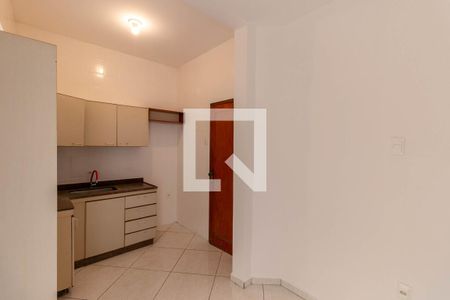 Apartamento para alugar com 75m², 2 quartos e sem vaga Apartamento para alugar com 75m², 2 quartos e sem vagaCozinha e Área de Serviço