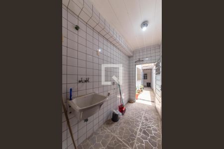 Casa à venda com 168m², 3 quartos e 2 vagas Casa à venda com 168m², 3 quartos e 2 vagasLavanderia