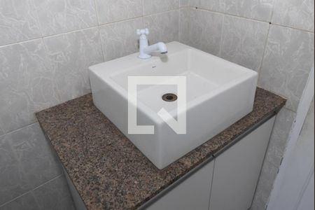 Casa à venda com 168m², 3 quartos e 2 vagas Casa à venda com 168m², 3 quartos e 2 vagasBanheiro Social