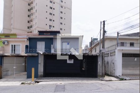 Casa à venda com 168m², 3 quartos e 2 vagas Casa à venda com 168m², 3 quartos e 2 vagasFachada