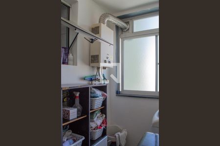 Apartamento à venda com 64m², 3 quartos e 1 vaga Apartamento à venda com 64m², 3 quartos e 1 vagaDetalhe da área de serviço