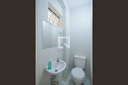 Casa à venda com 174m², 4 quartos e 6 vagasBanheiro de Serviço