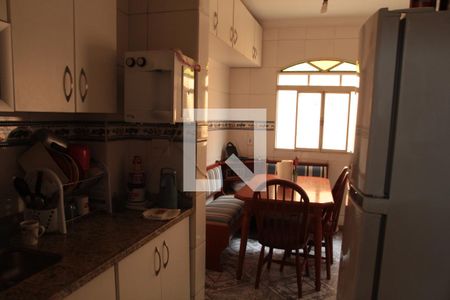 Casa à venda com 257m², 5 quartos e 5 vagascozinha