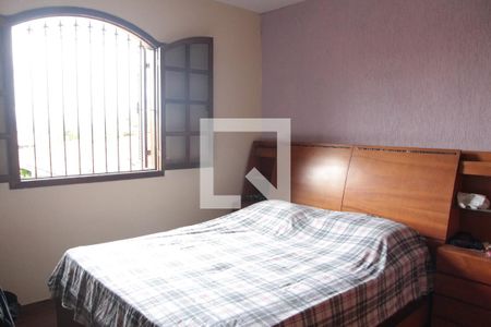 Casa à venda com 257m², 5 quartos e 5 vagassuite