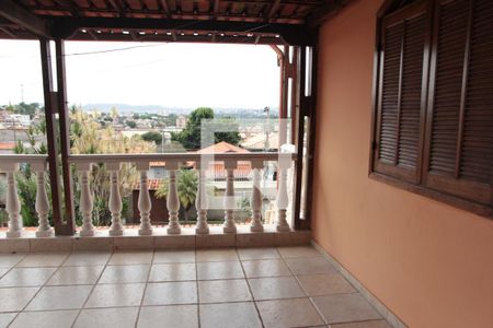 Casa à venda com 257m², 5 quartos e 5 vagasvaranda