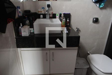 Casa à venda com 257m², 5 quartos e 5 vagasbanheiro da suite