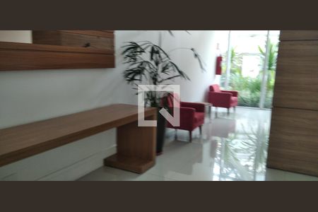 Apartamento à venda com 74m², 2 quartos e 2 vagasHall