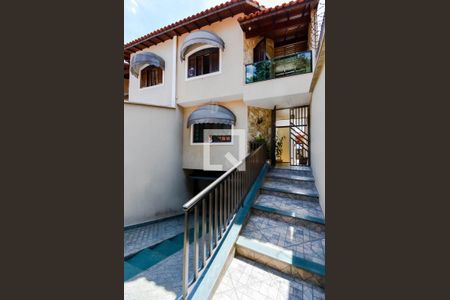 Casa à venda com 198m², 3 quartos e 5 vagas Casa à venda com 198m², 3 quartos e 5 vagasEntrada Social