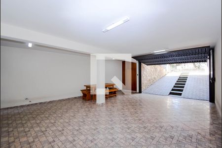Casa à venda com 198m², 3 quartos e 5 vagas Casa à venda com 198m², 3 quartos e 5 vagasGaragem