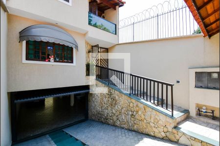 Casa à venda com 198m², 3 quartos e 5 vagas Casa à venda com 198m², 3 quartos e 5 vagasGaragem