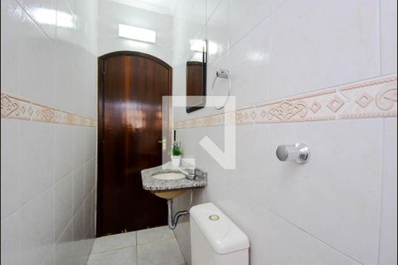 Casa à venda com 198m², 3 quartos e 5 vagas Casa à venda com 198m², 3 quartos e 5 vagasBanheiro de Serviço