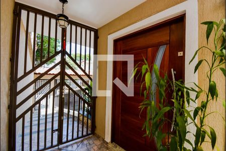 Casa à venda com 198m², 3 quartos e 5 vagas Casa à venda com 198m², 3 quartos e 5 vagasEntrada Social