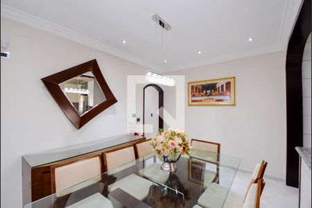 Casa à venda com 198m², 3 quartos e 5 vagas Casa à venda com 198m², 3 quartos e 5 vagasSala de Jantar