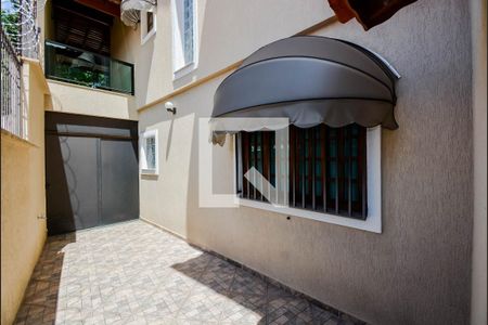 Casa à venda com 198m², 3 quartos e 5 vagas Casa à venda com 198m², 3 quartos e 5 vagasCorredor Lateral