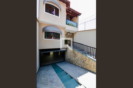 Casa à venda com 198m², 3 quartos e 5 vagas Casa à venda com 198m², 3 quartos e 5 vagasGaragem