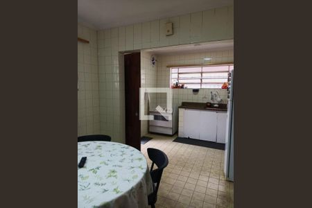 Casa à venda com 251m², 3 quartos e 4 vagas