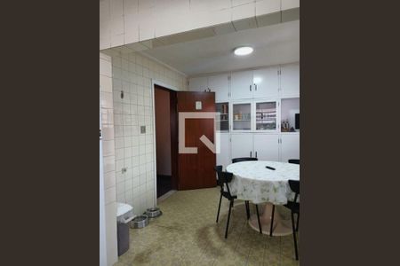 Casa à venda com 251m², 3 quartos e 4 vagas