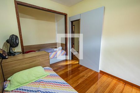 Casa à venda com 259m², 4 quartos e 2 vagasQuarto 1 / Suíte