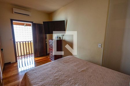 Casa à venda com 259m², 4 quartos e 2 vagasQuarto 3 / Suíte