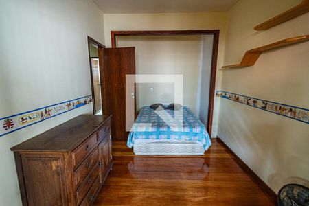 Casa à venda com 259m², 4 quartos e 2 vagasQuarto 2 