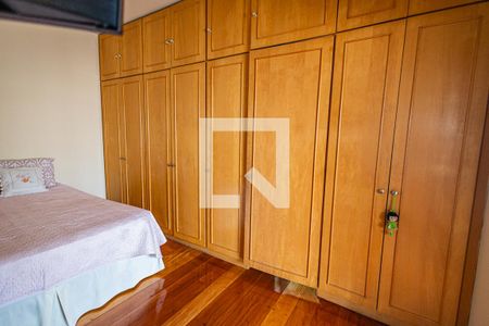 Casa à venda com 259m², 4 quartos e 2 vagasQuarto 3 / Suíte