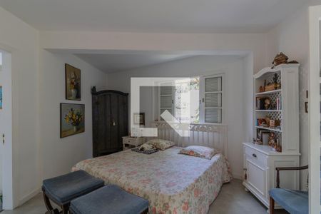 Casa à venda com 330m², 3 quartos e 2 vagassuite 2