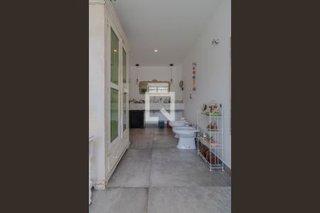 Casa à venda com 330m², 3 quartos e 2 vagasBanheiro da Suíte 2