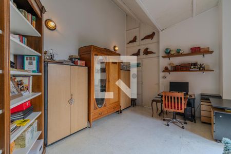 Casa à venda com 330m², 3 quartos e 2 vagassuite 3