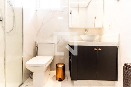 Apartamento à venda com 72m², 3 quartos e 2 vagas Apartamento à venda com 72m², 3 quartos e 2 vagasBanheiro 1