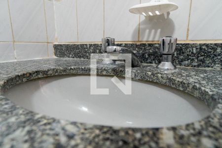 Casa à venda com 150m², 3 quartos e 3 vagasEdícula - Banheiro da Suite Detalhe