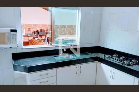 Casa à venda com 130m², 2 quartos e 3 vagas