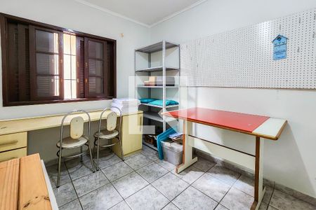 Casa à venda com 203m², 4 quartos e 2 vagas Casa à venda com 203m², 4 quartos e 2 vagasQuarto 2