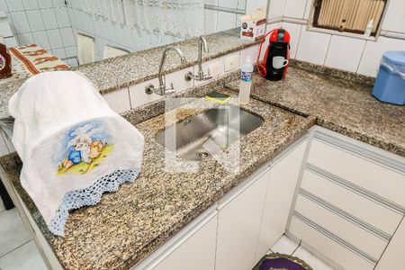 Casa à venda com 203m², 4 quartos e 2 vagas Casa à venda com 203m², 4 quartos e 2 vagasCozinha